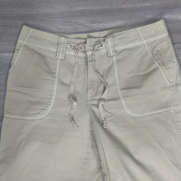 Women's Eddie Bauer 10 Medium Capri Pants Chino Khakis Twill Stretch Khaki NWOT - Picture 5 of 12